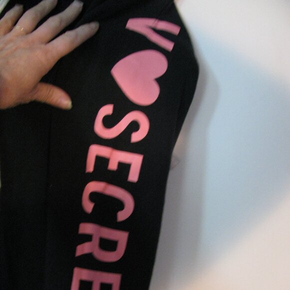 ** Victoria's Secret Shirt Small Hoodie Raw Unfinished Hem Logo Sleeve Black - Picture 5 of 6